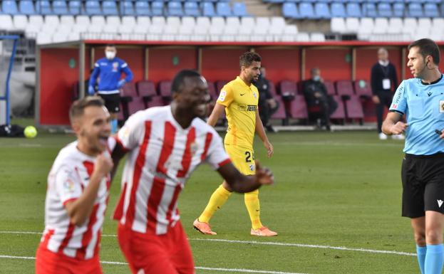 Amargo final para el Málaga en Almería (3-1)