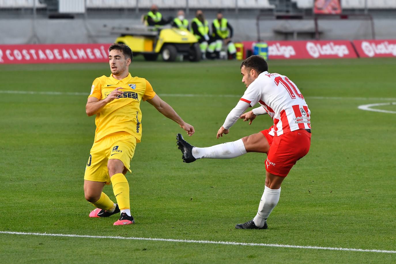 Fotos: Las mejores imágenes del Almería-Málaga