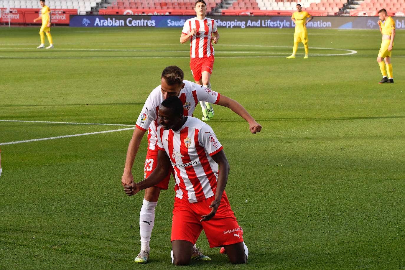 Fotos: Las mejores imágenes del Almería-Málaga