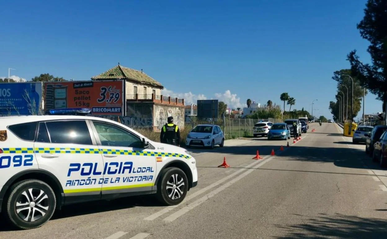La Policía Local de Rincón de la Victoria adquiere un etilómetro