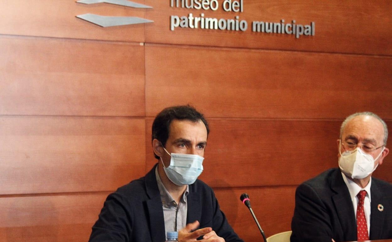 Premio Málaga de Novela: Alberto de la Rocha revisa el lado más adictivo de la movida