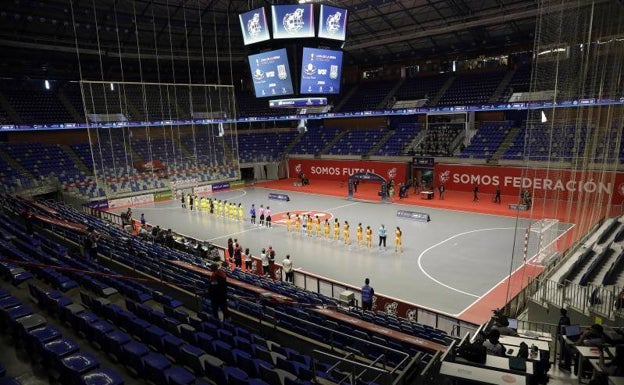 Panorámica del Martín Carpena, con las gradas vacías, en la primera jornada, con un duelo de la Copa de la Reina. 