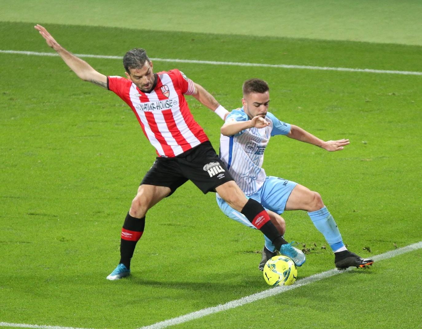 El partido se volvió a disputar en una Rosaleda sin público 