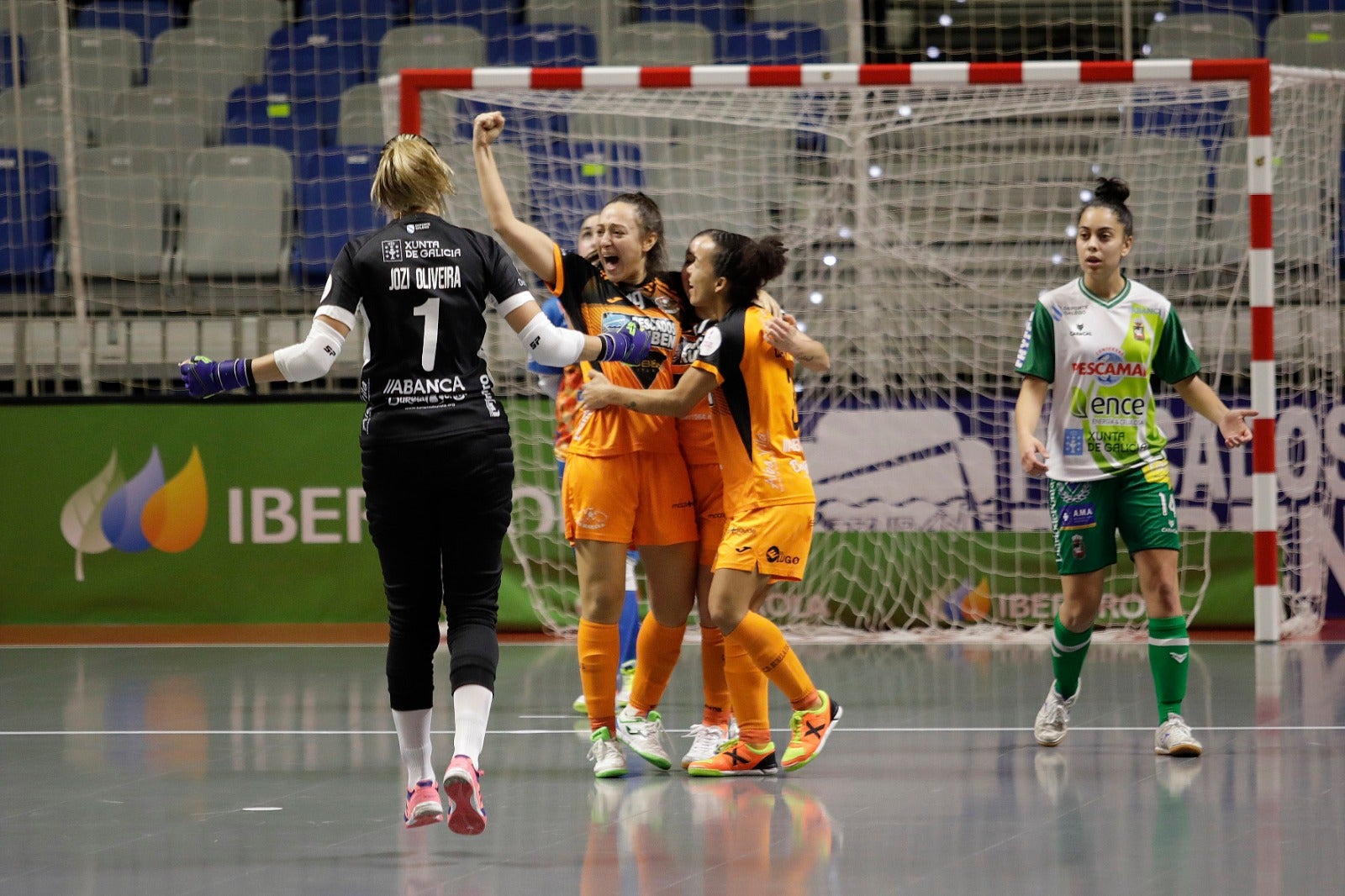 El cuadro lucense administra la ventaja mínima de un gol de doble penalti de Elena Aragón al final del primer tiempo, sin sufrir demasiado ante el Poio Pescamar