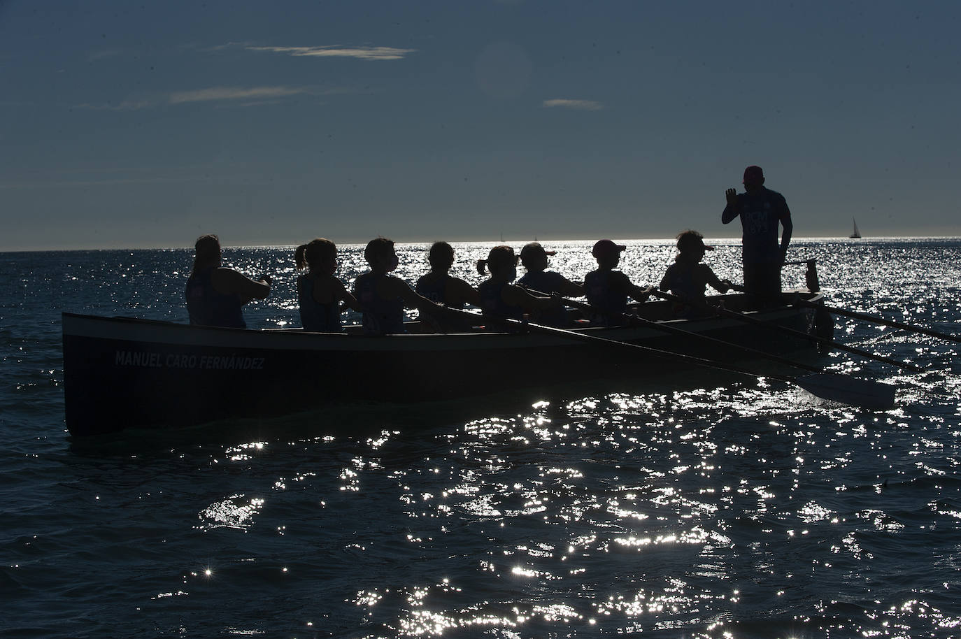 El Real Club Mediterráneo, escenario este domingo de la Regata de Invierno de Remo de Banco Fijo 'Ciudad de Málaga', organizada por el área de Deporte del Ayuntamiento de la ciudad, con el asesoramiento técnico de la Asociación Deportiva Málaga Dragon Boats BCS (Supervivientes del cáncer de mama)