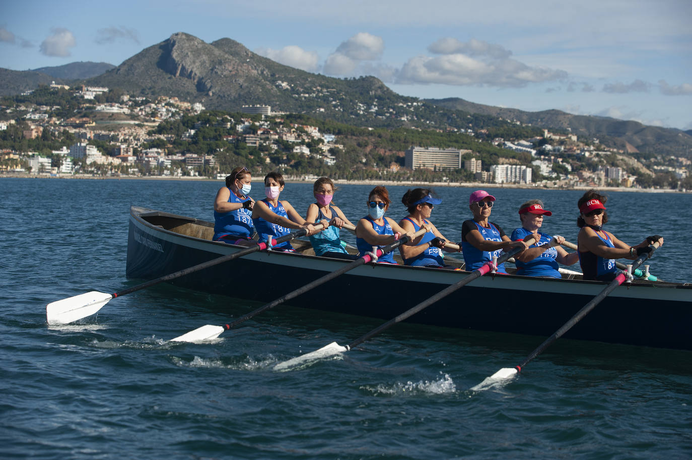 El Real Club Mediterráneo, escenario este domingo de la Regata de Invierno de Remo de Banco Fijo 'Ciudad de Málaga', organizada por el área de Deporte del Ayuntamiento de la ciudad, con el asesoramiento técnico de la Asociación Deportiva Málaga Dragon Boats BCS (Supervivientes del cáncer de mama)