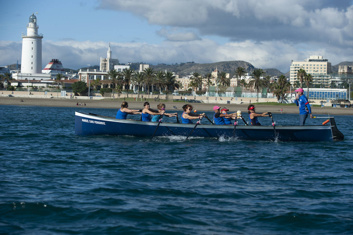 El Real Club Mediterráneo, escenario este domingo de la Regata de Invierno de Remo de Banco Fijo 'Ciudad de Málaga', organizada por el área de Deporte del Ayuntamiento de la ciudad, con el asesoramiento técnico de la Asociación Deportiva Málaga Dragon Boats BCS (Supervivientes del cáncer de mama)