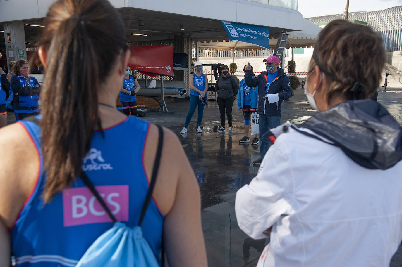 El Real Club Mediterráneo, escenario este domingo de la Regata de Invierno de Remo de Banco Fijo 'Ciudad de Málaga', organizada por el área de Deporte del Ayuntamiento de la ciudad, con el asesoramiento técnico de la Asociación Deportiva Málaga Dragon Boats BCS (Supervivientes del cáncer de mama)