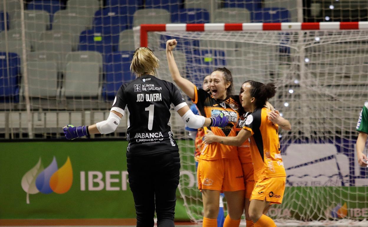 La celebración del gol de Elena Aragón. 