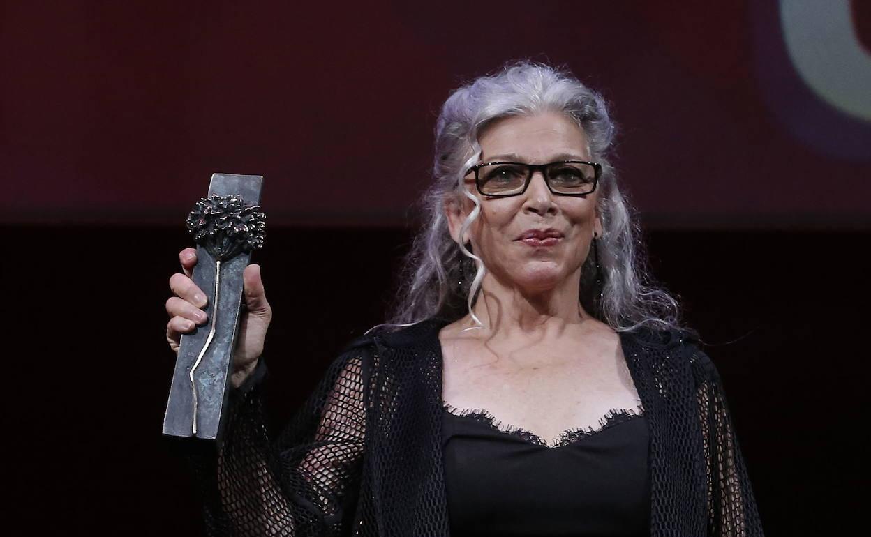 Kiti Mánver, con la Biznaga a la mejor actriz en el pasado Festival de Málaga. 