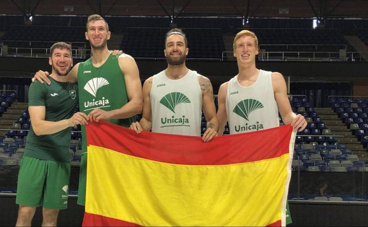 Tres malagueños y cuatro cajistas con la selección española de baloncesto