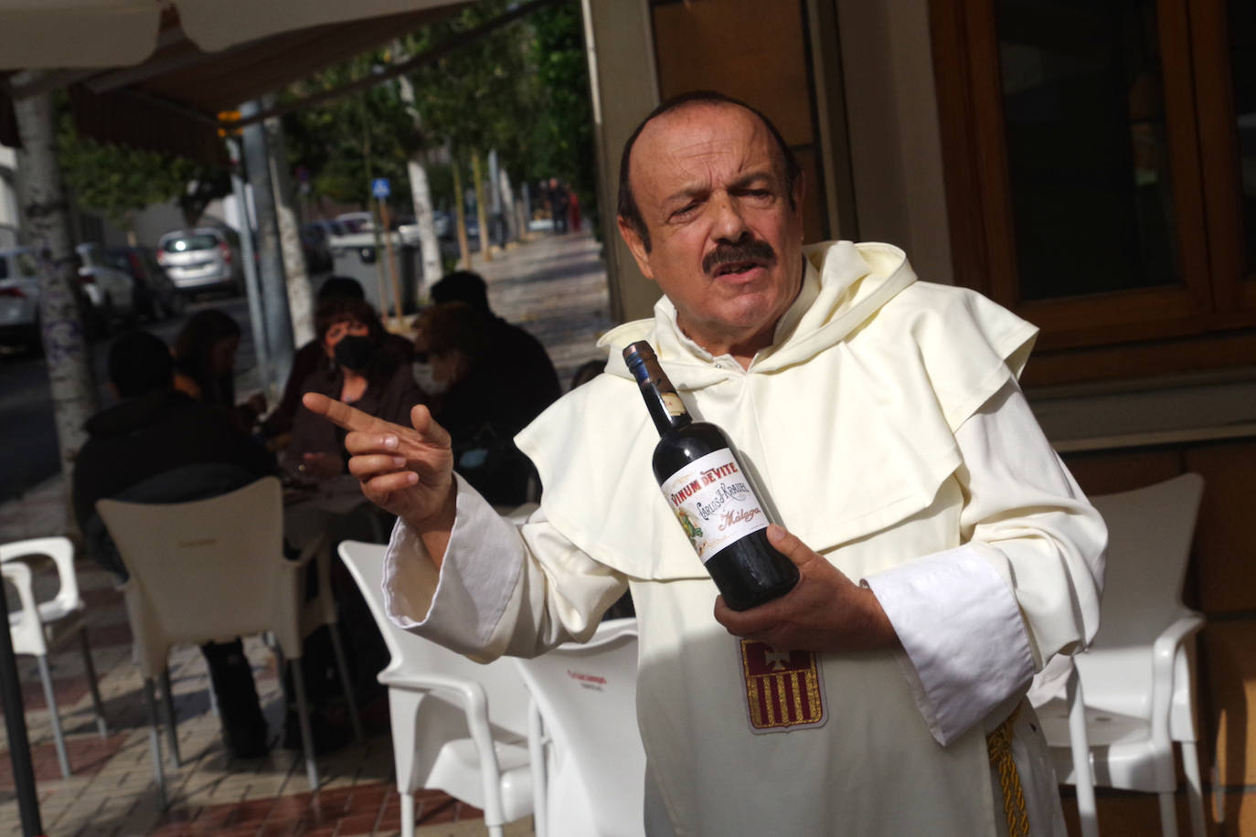 Los personajes del mundo del vino se pasean por Nueva Málaga. 