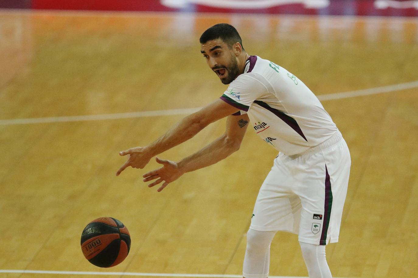 Victoria del Unicaja en la cancha del Bilbaco Basket. 
