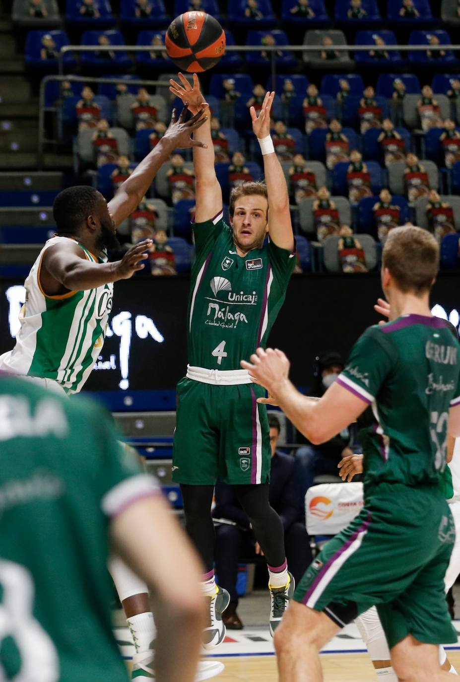 El Unicaja pierde en casa con el Betis en la prórroga. 