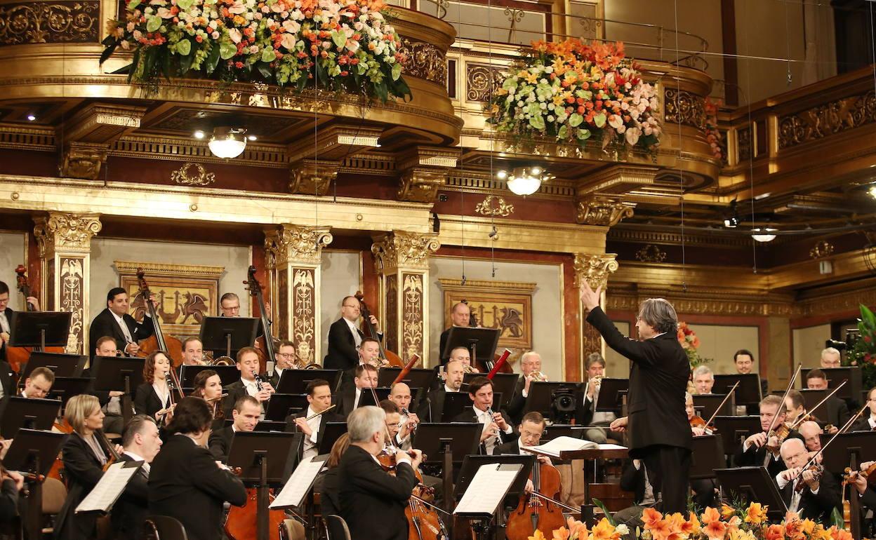 Momento del concierto de Año Nuevo en Viena, dirigido por el italiano Riccardo Muti. 
