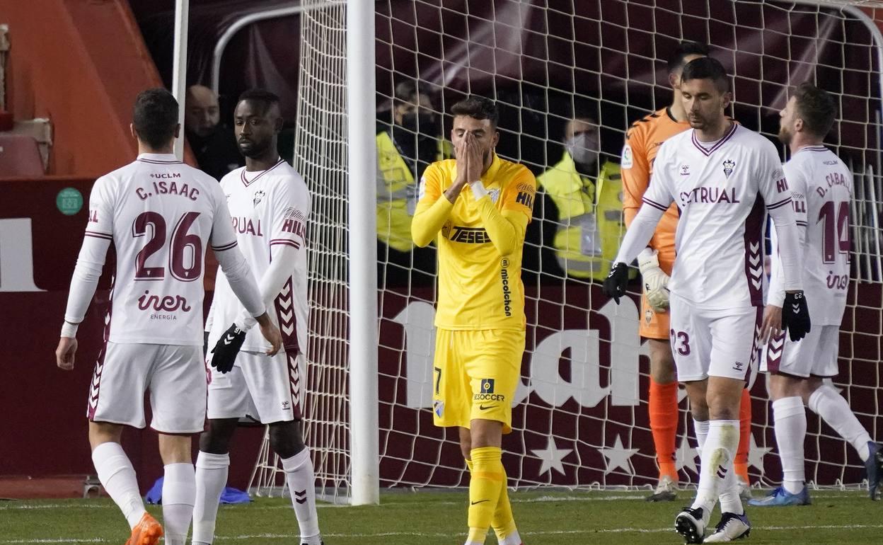 Cristian se lamenta tras una oportunidad fallada. 