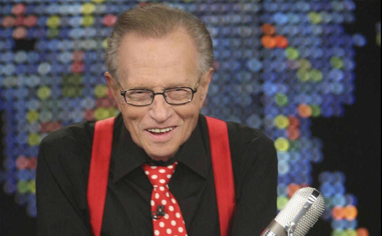 Larry King, durante su último porgrama emitido hace diez años.