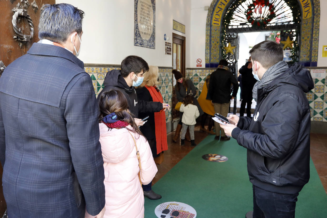 Los Reyes Magos reciben la visita de los niños de Antequera.