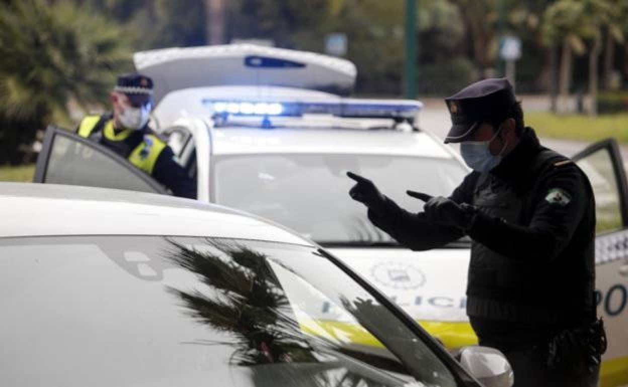 Detenido por morder a un agente e intentar agarrar de los genitales a otro que lo sorprendió sin mascarilla en pleno Centro de Málaga