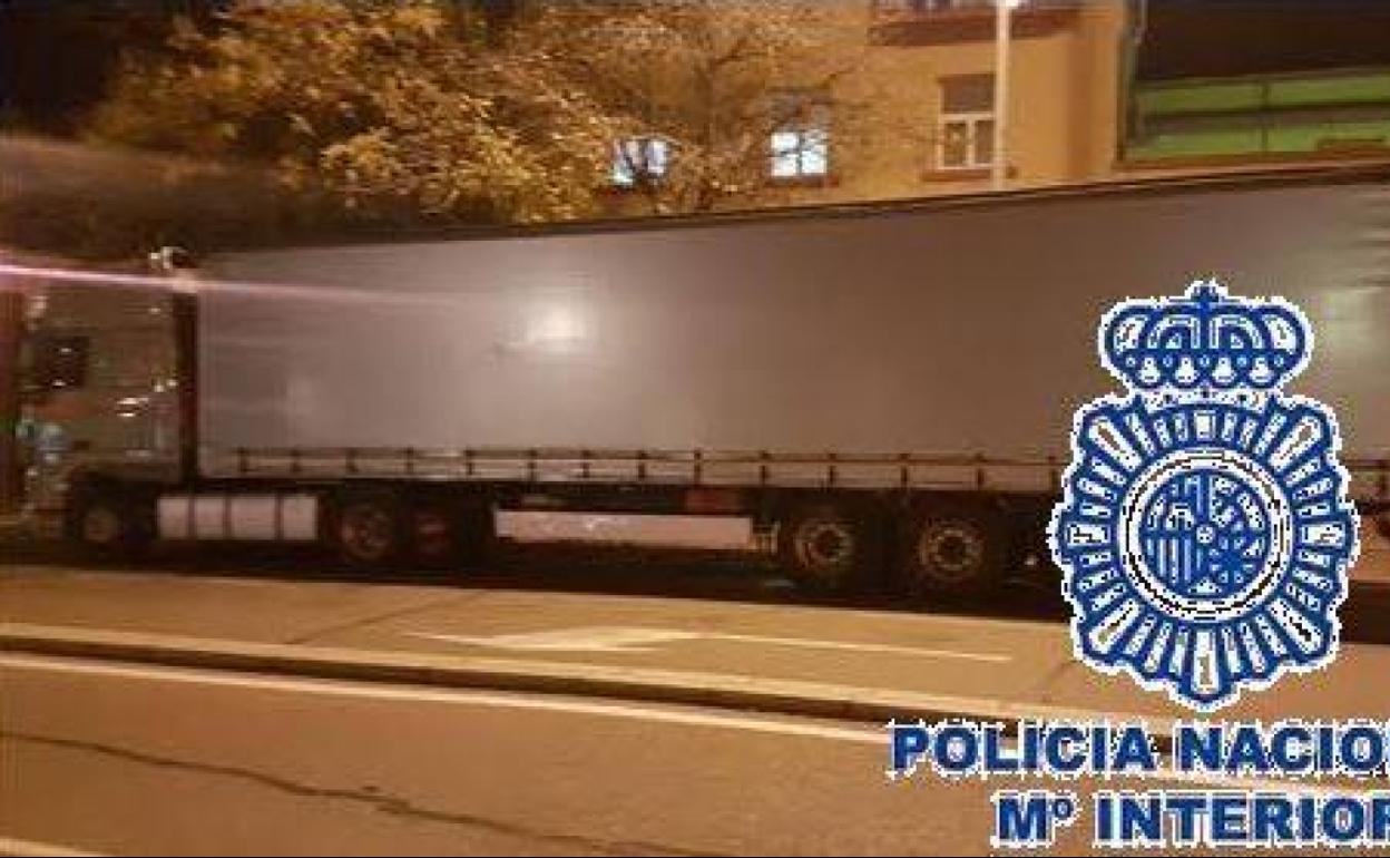 Cae una banda en Fuengirola tras interceptar un tráiler con destino Holanda con 66 kilos de marihuana y otros cinco de hachís