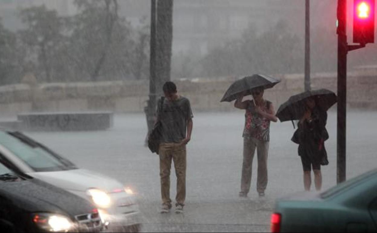 Elevan a naranja el aviso por fuertes lluvias en Málaga para este miércoles y jueves