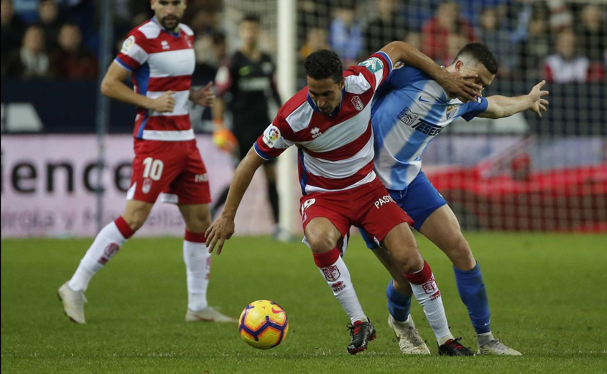 Imagen del último encuentro entre el Málaga y el Granada en La Rosaleda, en la temporada 18-19.