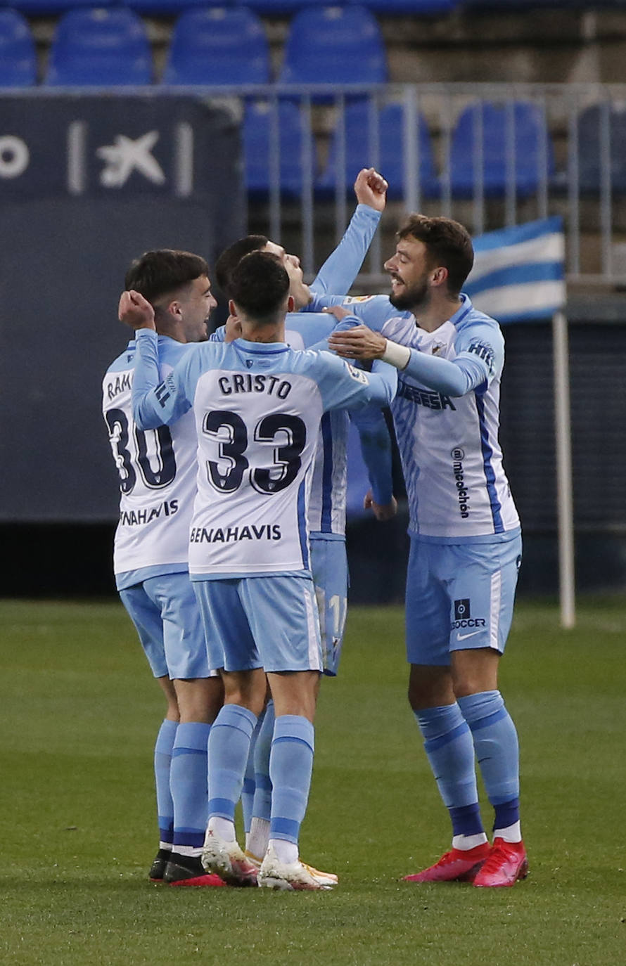 Los malaguistas celebran el gol de Rahmani 