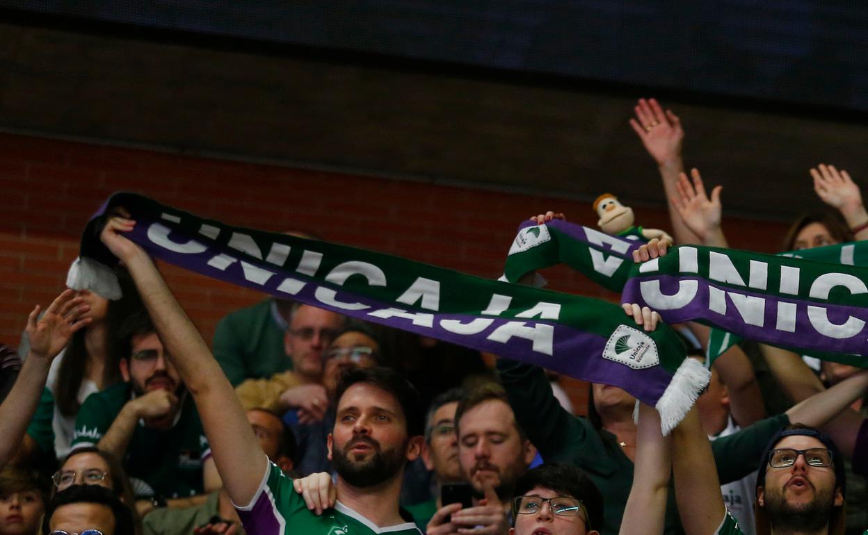 Aficionados del Unicaja, durante la Copa del Rey celebrada en Málaga en febrero de 2020. 