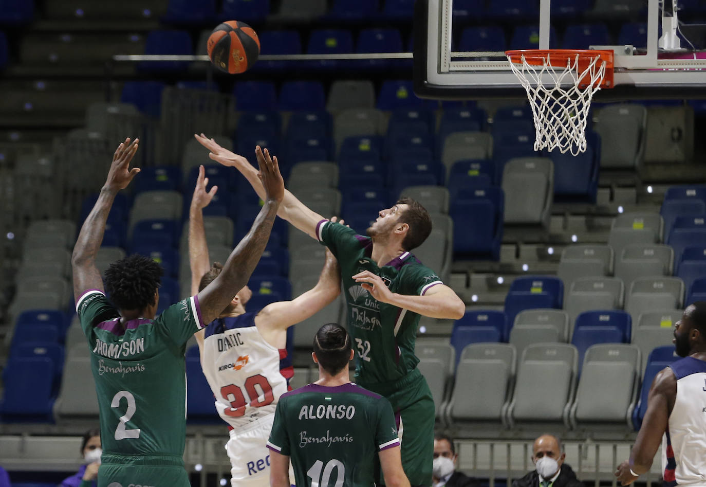 El Unicaja, derrotado en casa por el Baskonia. 