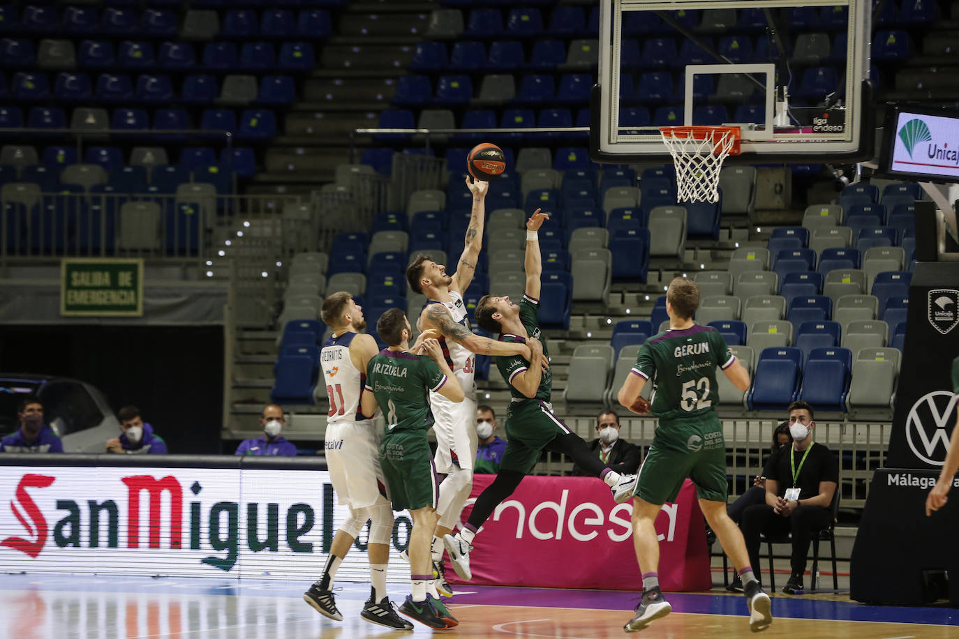 El Unicaja, derrotado en casa por el Baskonia. 