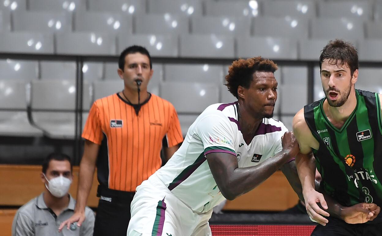 Thompson y Tomic, durante el partido de Liga entre el Joventut y el Unicaja jugado en septiembre. 