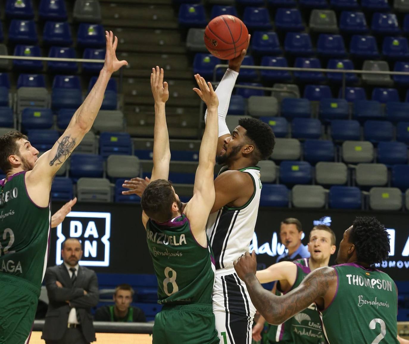 La segunda fase de la Eurocup arrancó en el Martín Carpena