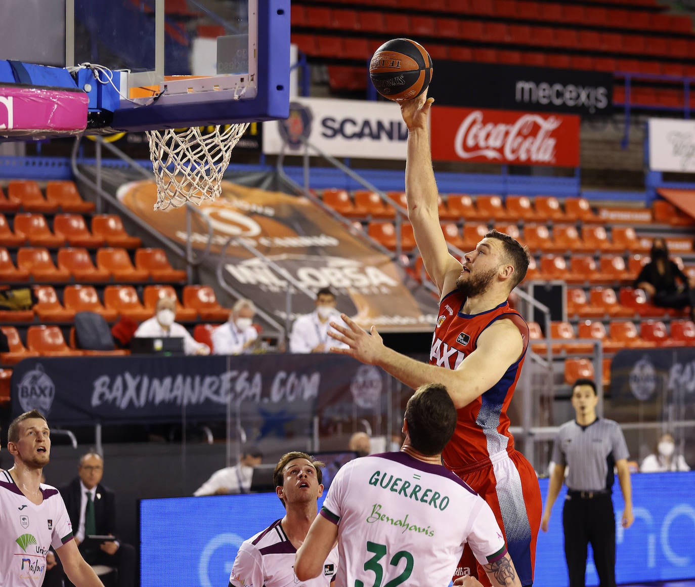 El Unicaja volvió a ser muy inferior a su rival 