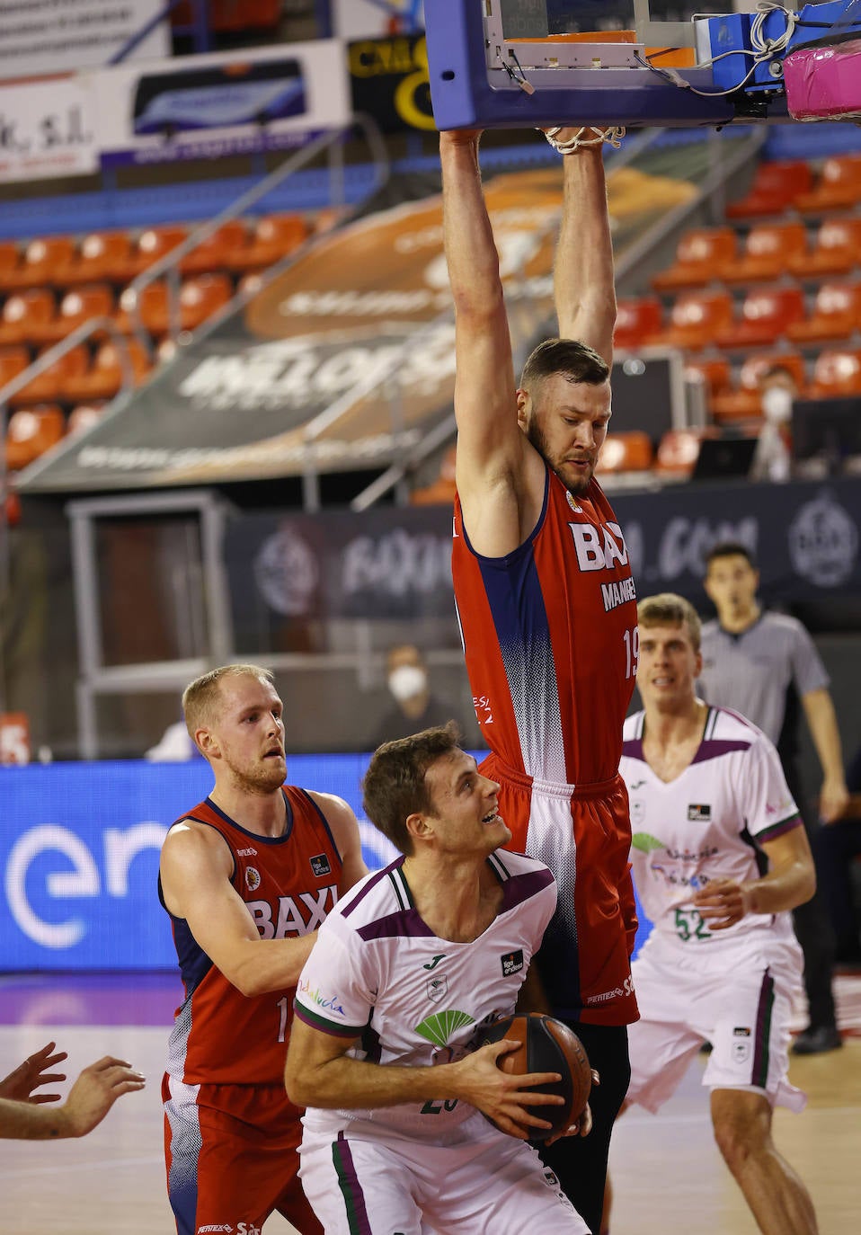 El Unicaja volvió a ser muy inferior a su rival 