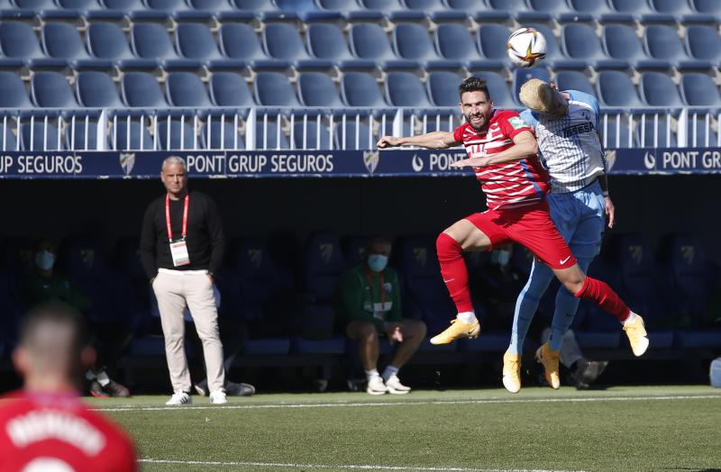 El Málaga reaccionó demasiado tarde ante el Granada (1-2)