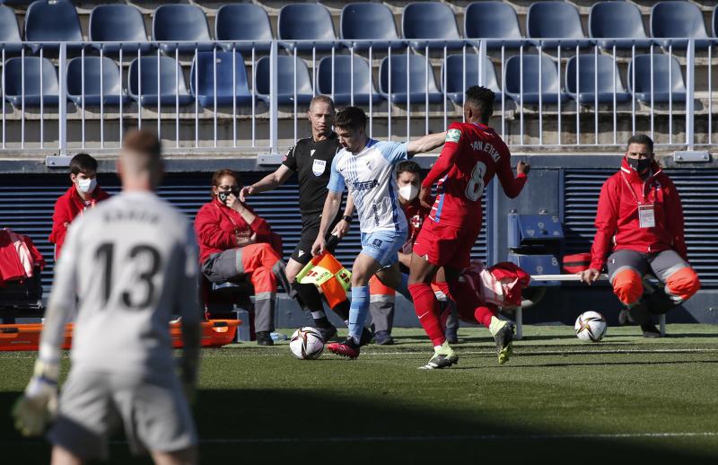 El Málaga reaccionó demasiado tarde ante el Granada (1-2)