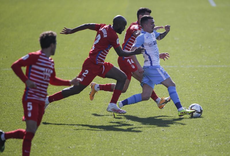 El Málaga reaccionó demasiado tarde ante el Granada (1-2)