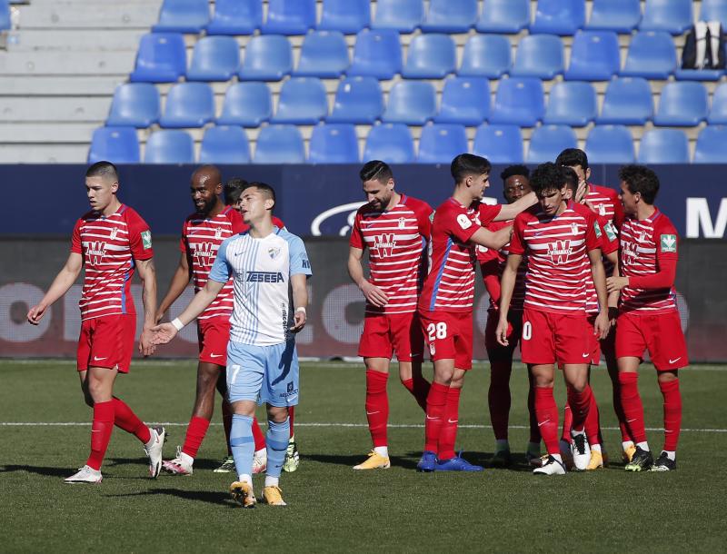 El Málaga reaccionó demasiado tarde ante el Granada (1-2)