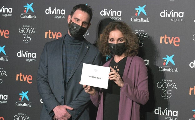 Dani Rovira y Ana Belén. durante la lectura de los Premios Goya 2021. 