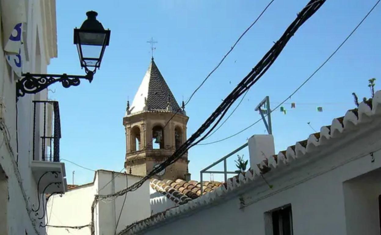 Cableado aéreo en el casco histórico veleño. 