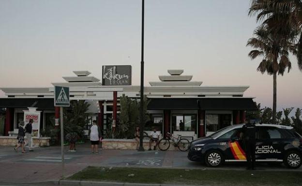 Operativo policial tras la agresión, en Torremolinos. 