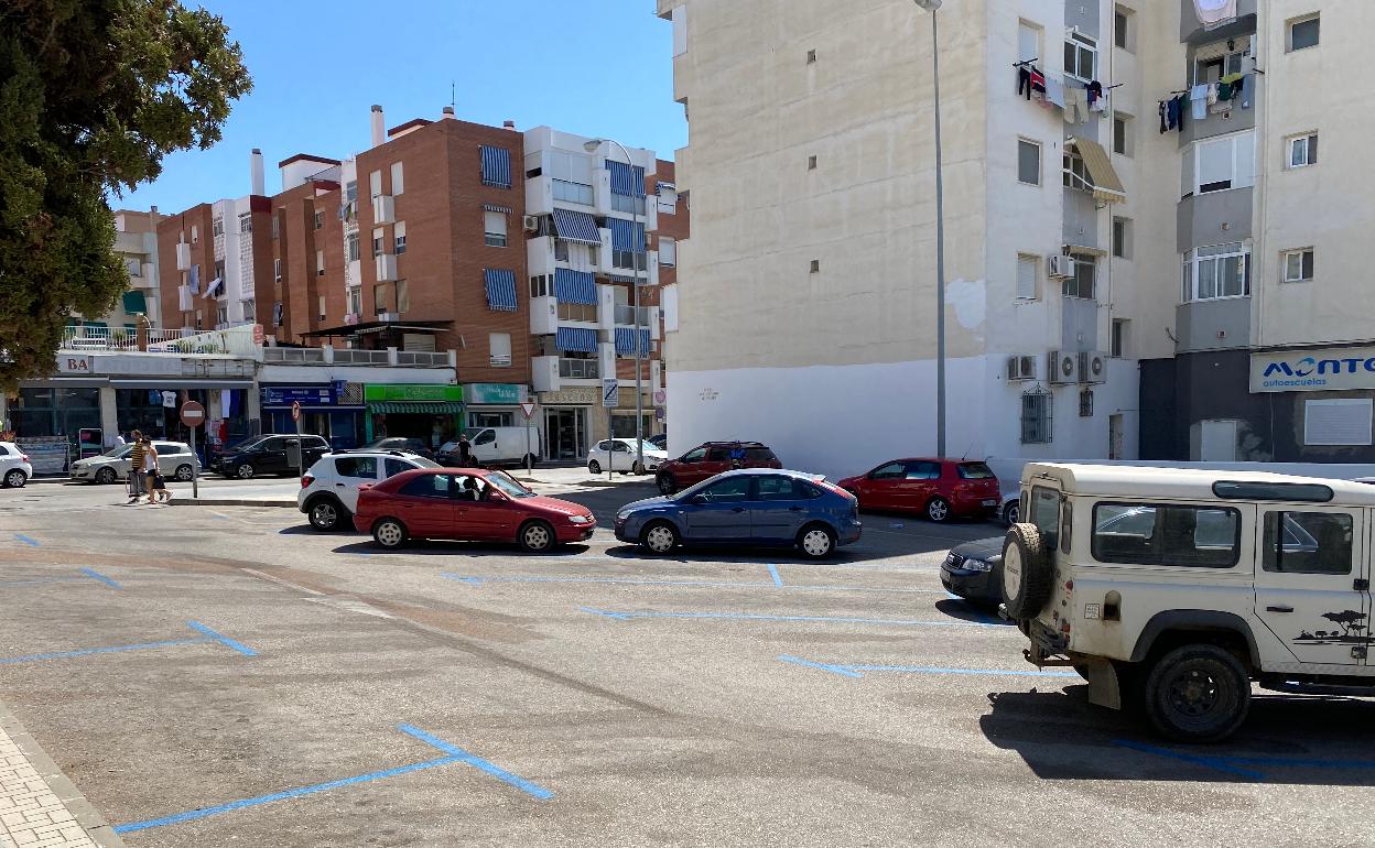 Imagen de una de las bolsas de aparcamiento con zona azul en Vélez-Málaga. 