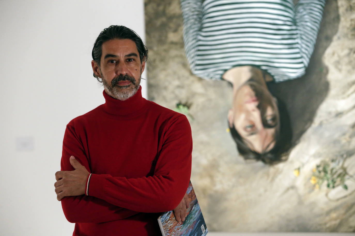 El autor gaditano presenta en las salas del CAC Málaga una amplia exposición a partir de la idea del vergel doméstico
