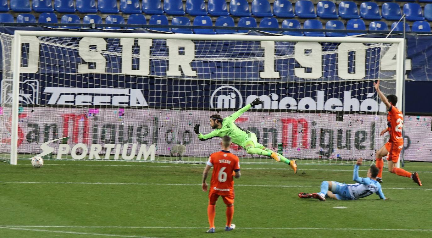 El Málaga, obligado a remontar desde los primeros minutos 