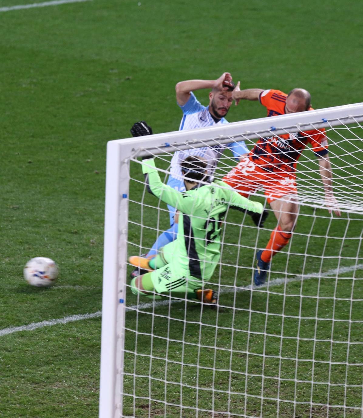 El Málaga, obligado a remontar desde los primeros minutos 