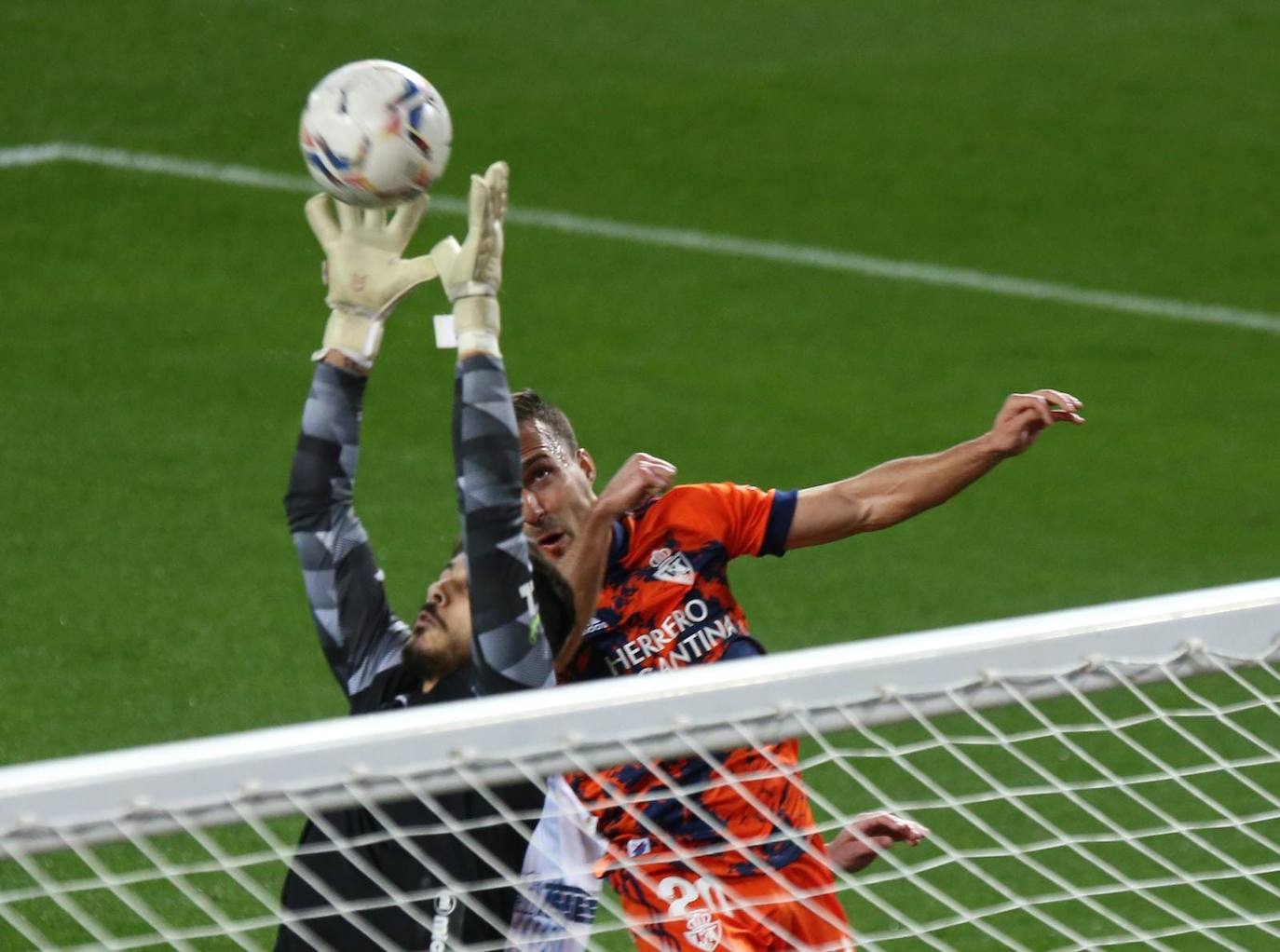 El Málaga, obligado a remontar desde los primeros minutos 