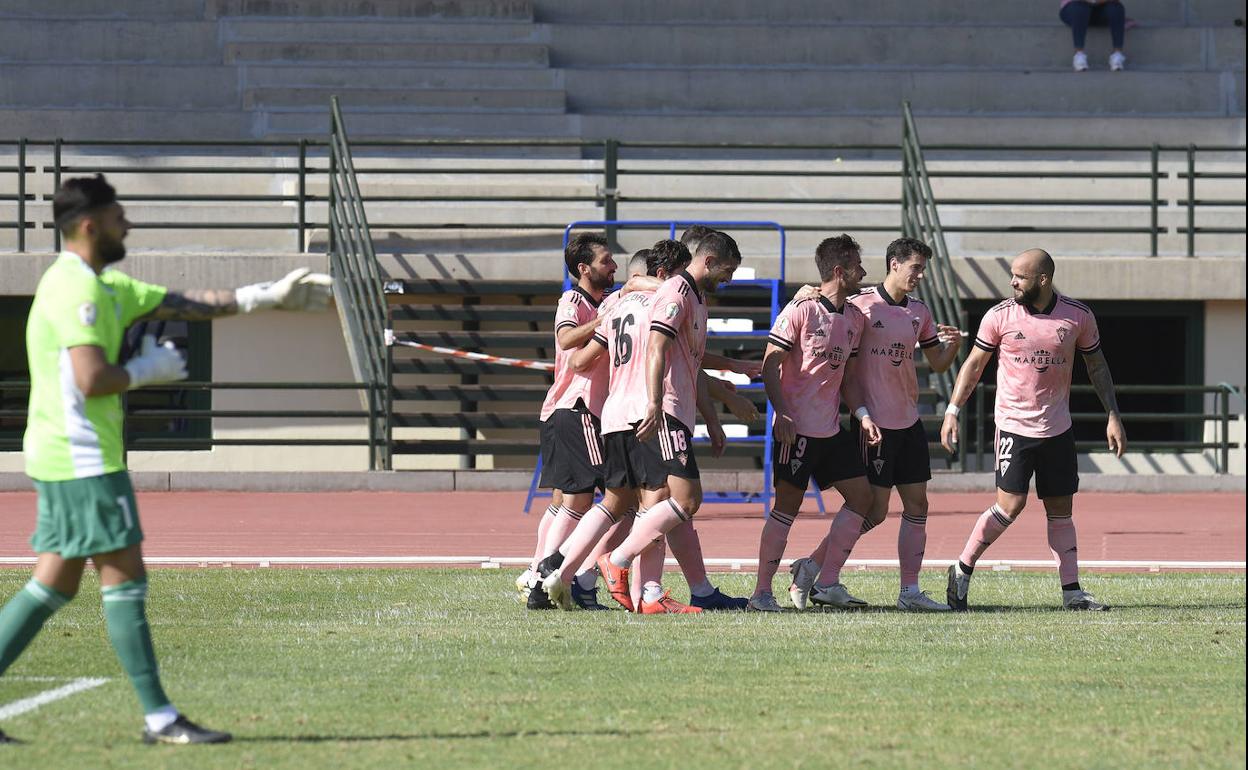 El Marbella ajusticia con claridad al Marino