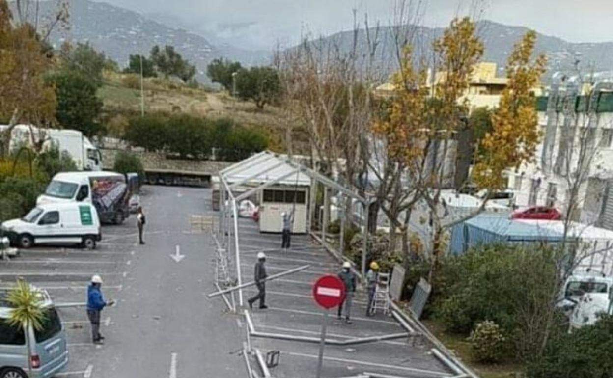El Hospital Comarcal de la Axarquía instala 15 camas en la cafetería, que se traslada a una carpa exterior | Diario Sur