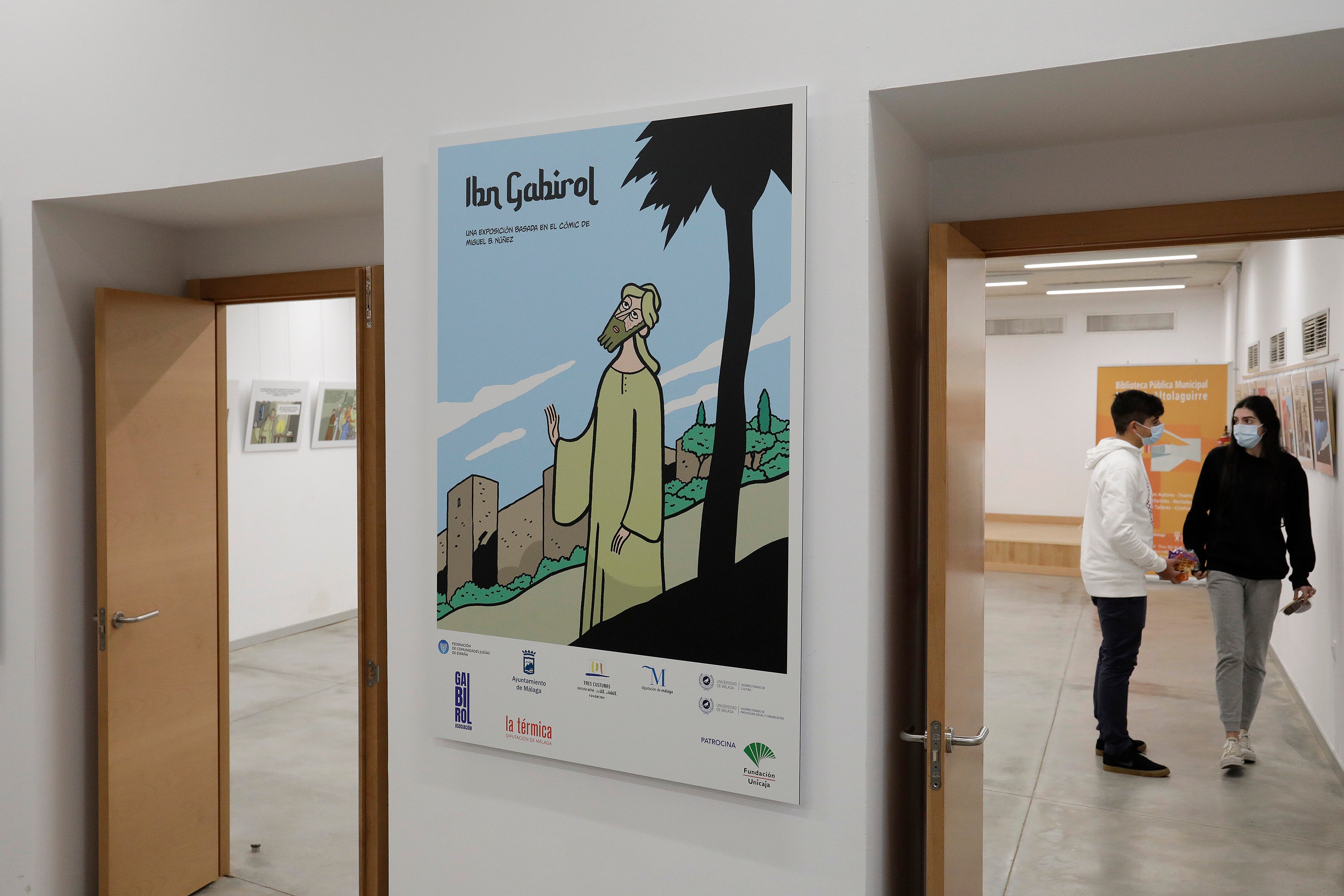 El poeta y filósofo del medievo protagoniza un volumen que rescata su azarosa vida al cumplir el milenario de su nacimiento en Málaga. Una exposición muestra los dibujos de Miguel B. Núñez para el tebeo