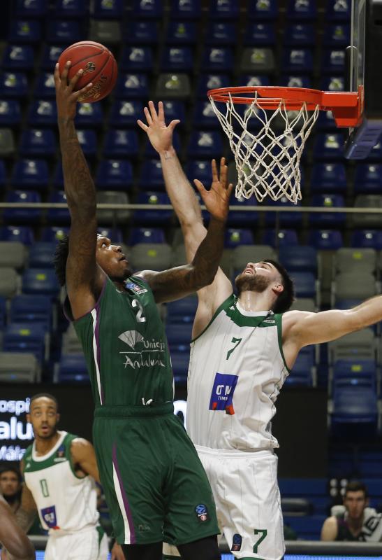 El equipo malagueño, hundido, entierra sus opciones en la Eurocup